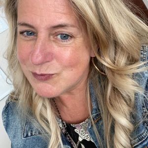 Meet your Posher, Monika